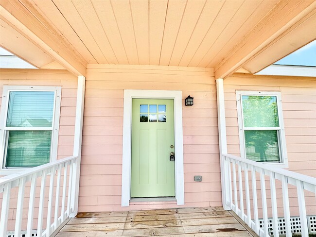 Photo - 5127 Avenue L