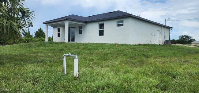 Photo - 1050 Eisenhower Blvd
