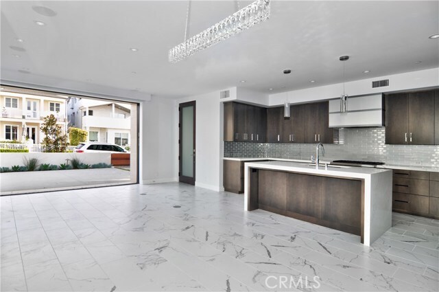 Photo - 621 Narcissus Ave