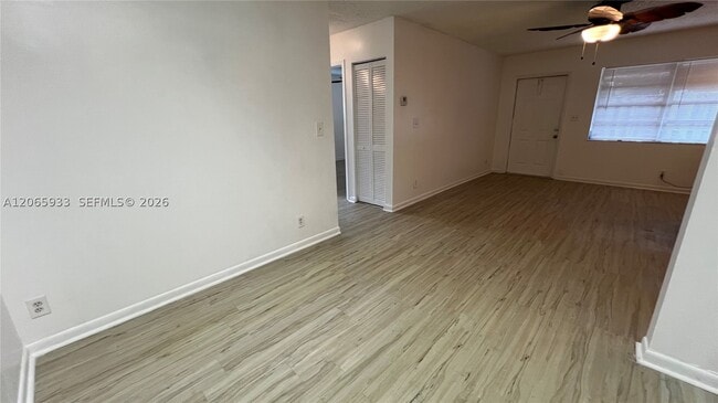 4235 SW 62nd Ave Unidad W