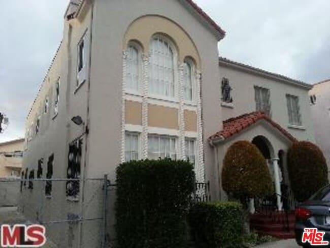 Building Photo - 517 Serrano Ave Unit 517 1/2 Rental