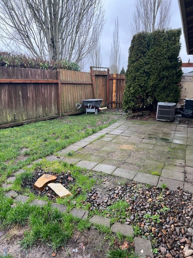 Photo - 982 SW Hawthorne St