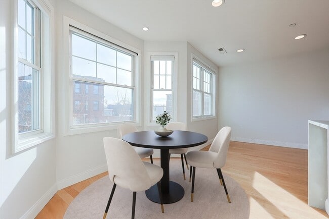 Photo - 375 Dorchester St Unit 3