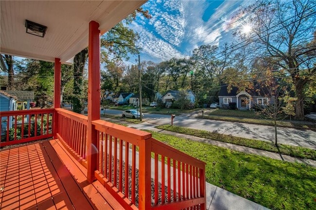 Photo - 1683 Kenmore St SW