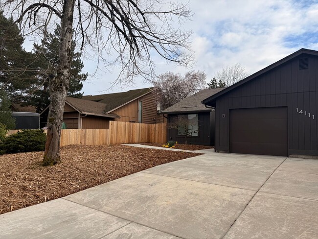 Building Photo - K14111 A &amp; B Unit B