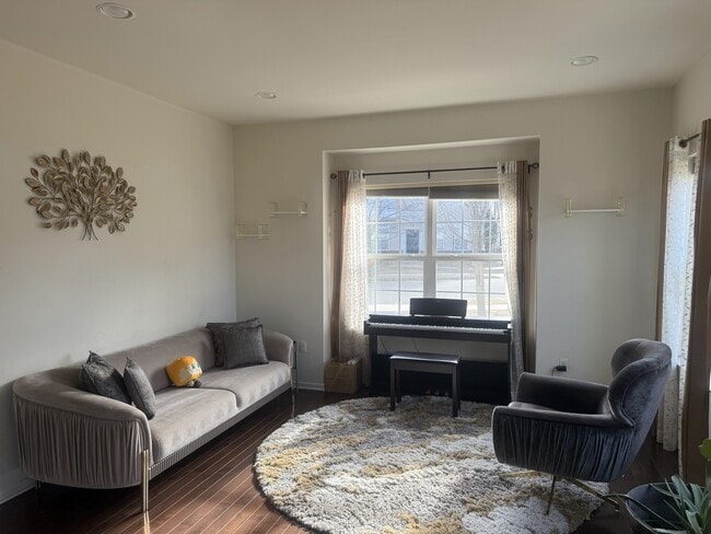 Photo - 60 Andrews Way