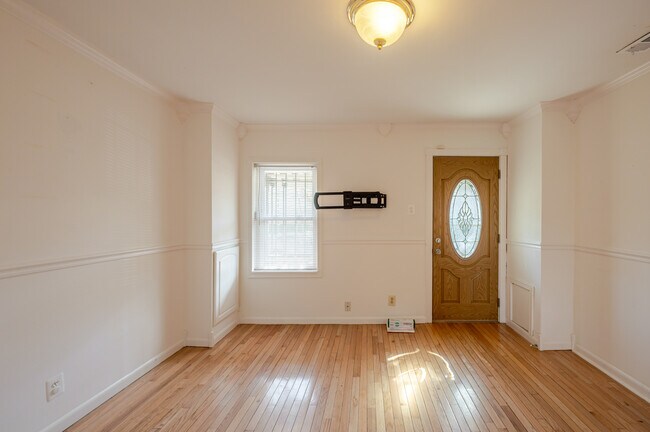 Photo - 21 17th St SE