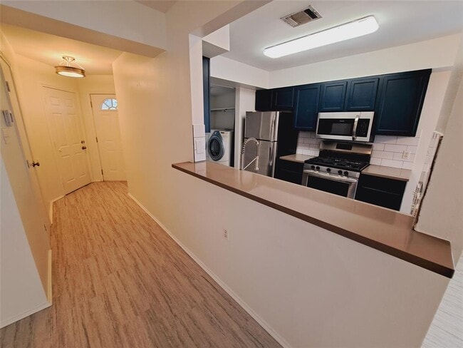 Photo - 6703 Hill Oaks Dr