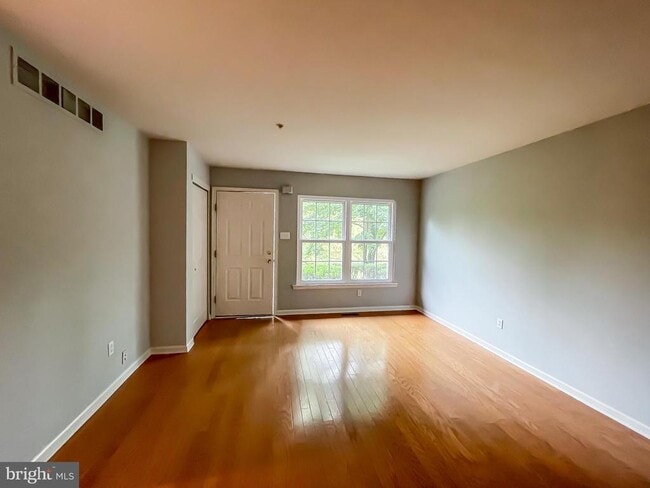 Photo - 1106 Cherry Wood Ct