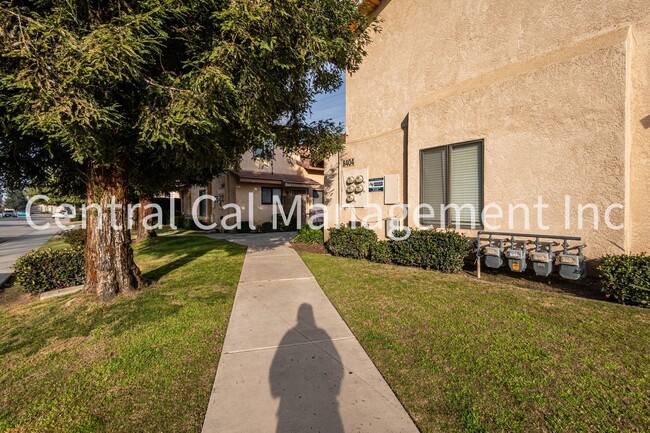 Photo - 8404 Laborough Dr Unit Apt B