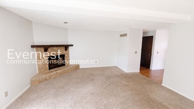 Photo - 3 Bed/2.5 Bath Townhome with Fenced Yard / Pets Not Accepted / Vouchers Accepted / Coming Soon!