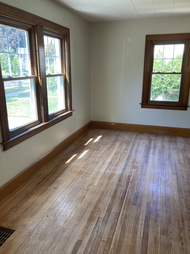 Photo - 308 Snyder Ave