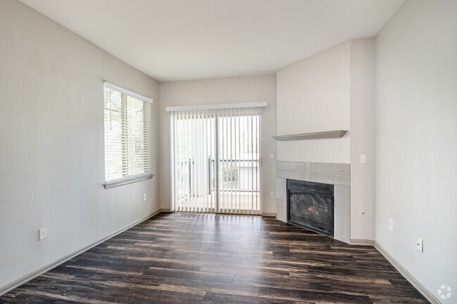 2BR, 2BA - 1,112SF - Sycamore - Living Room - Lafayette Station