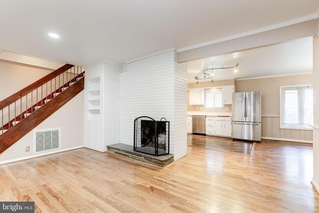 Photo - 307 Nimitz Ave