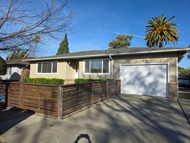 Building Photo - MG11-1036-1038 Dodge Drive Unit 1036 Dodge Drive