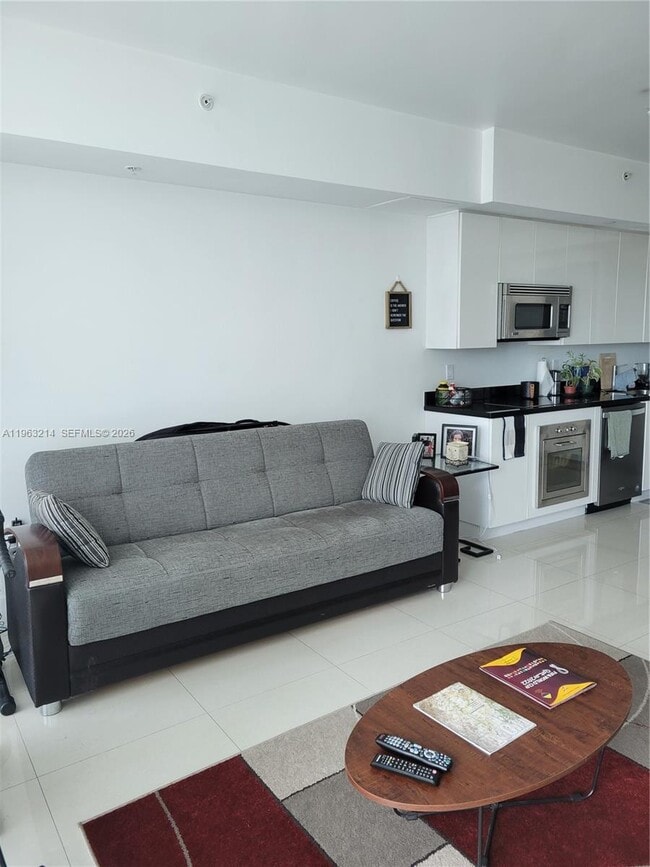 Photo - 92 SW 3rd St Unidad 2107