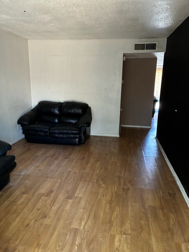 Photo - 541 Palomas Dr SE Unit A