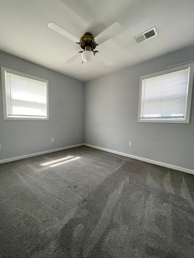 Photo - 3 BED 1 BATH SINGLE FAMILY, RANCH STYLE HOME ----- LONG ST. LIVONIA
