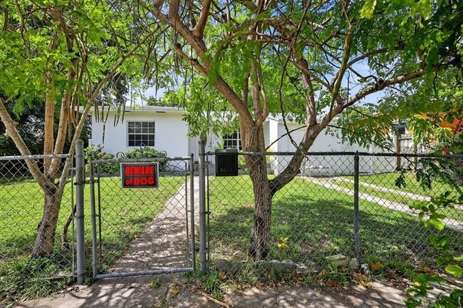 Building Photo - 40 NW 68th St Rental