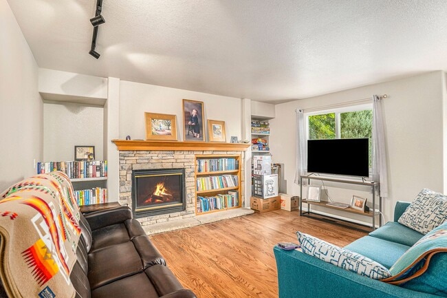 Photo - Beautiful 4 Bed, 3.5 Bath Home in Grant Ranch Neighborhood!