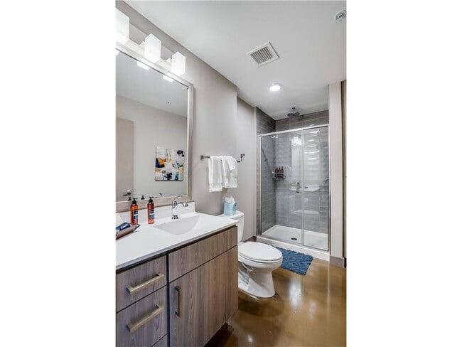 Building Photo - 728 N 3rd St Unit 207