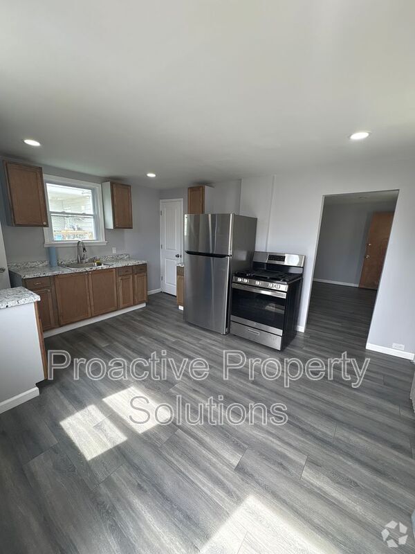 Building Photo - 461 Madison St Unit 461 1/2 Rental