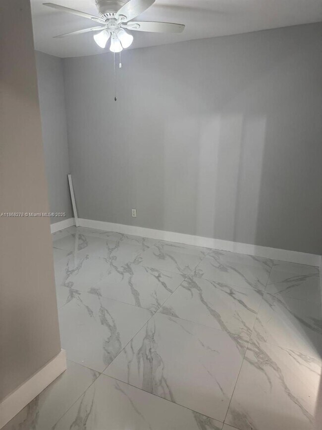 Photo - 1131 SW 10th St