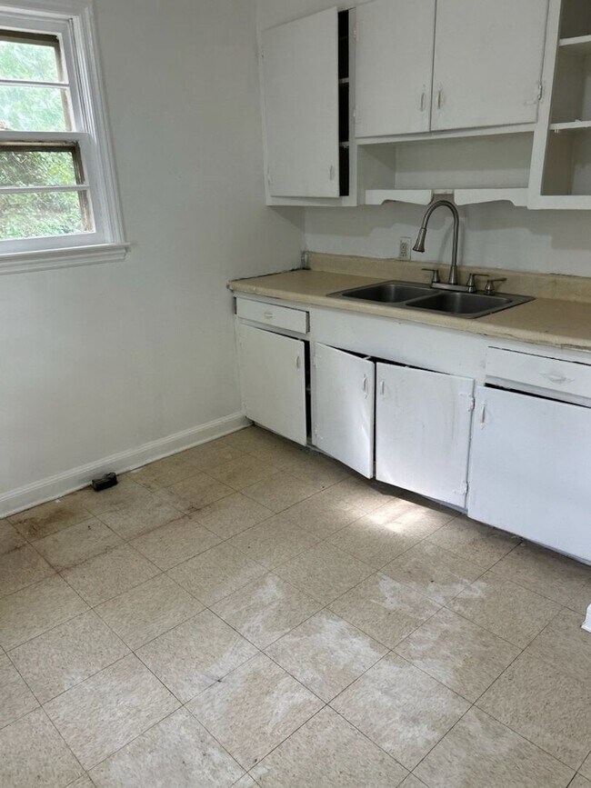 Two Bedroom One Bath House in Winston Salem House Rental in Winston