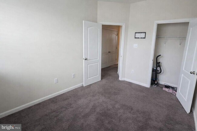 Photo - 210 Southwind Dr