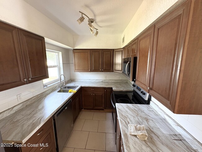 Photo - 1180 Titus Ave