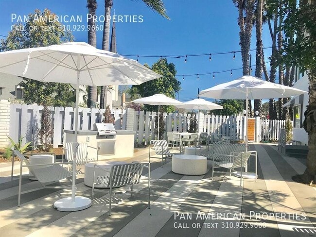 Photo - 5136 E Livingston Dr Unit 1