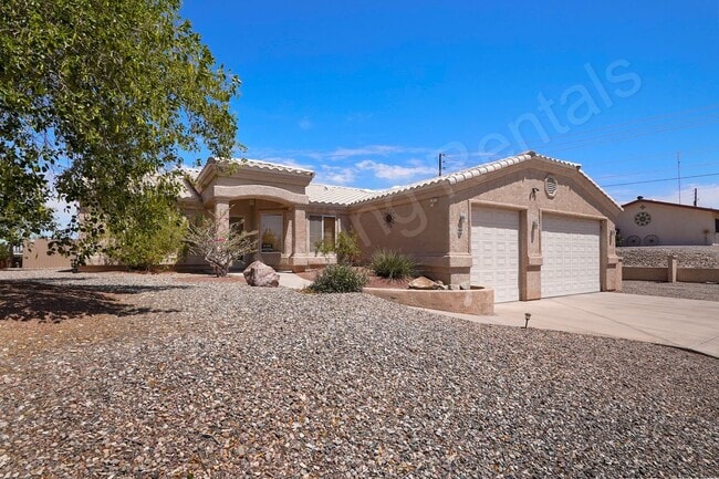 Photo - FURNISHED WITH BOAT DEEP GARAGE