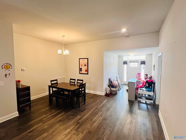 Photo - 208 Gwinnett Dr