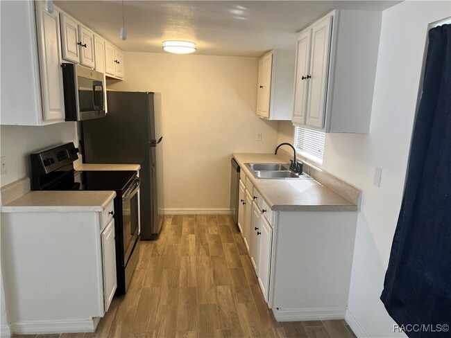 Photo - 8 W Murray St