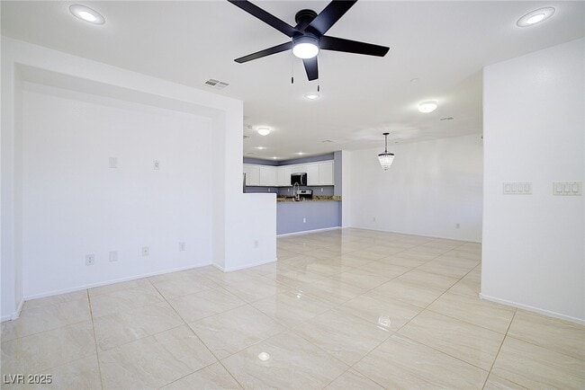 Photo - 2120 Waterlily View St