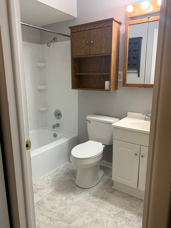 135 S 30th St Unit D