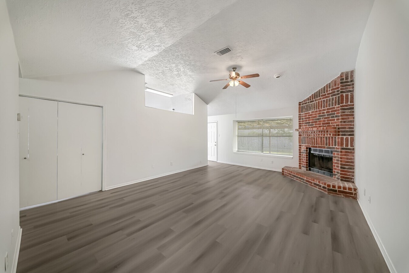 Photo - 16897 Blue Jay St