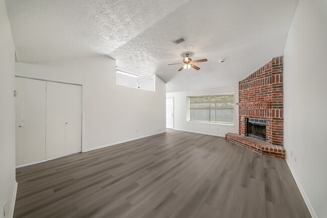 Building Photo - 16897 Blue Jay St