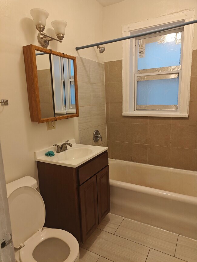 Photo - 4117 W Wilcox St Unit 1