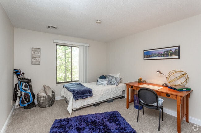 2BR, 2BA - 1,250 SF - Bedroom