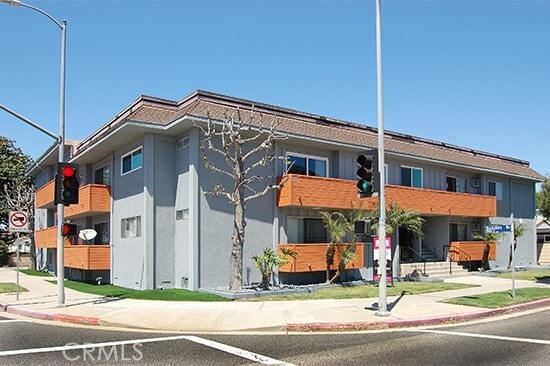 Building Photo - 11825 National Blvd Unit 4