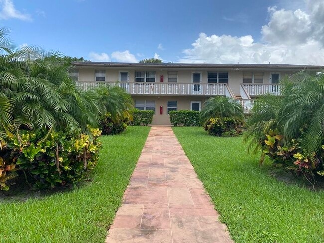 Photo - 305 Windsor N Unit Recently updated 2-bedroo
