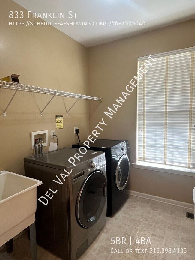 Photo - 833 Franklin St