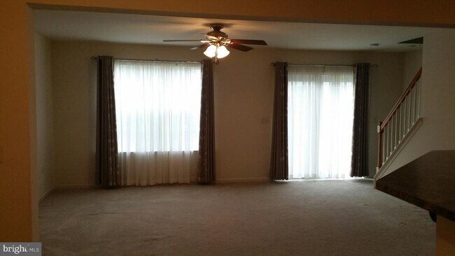 Photo - 111 Stonecrest Ln