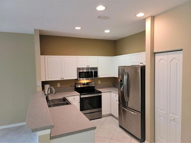 Photo - 233 River Bluff Ln