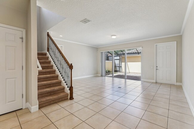 Photo - Gorgeous 3/3 Townhouse in VillageWalk of L...