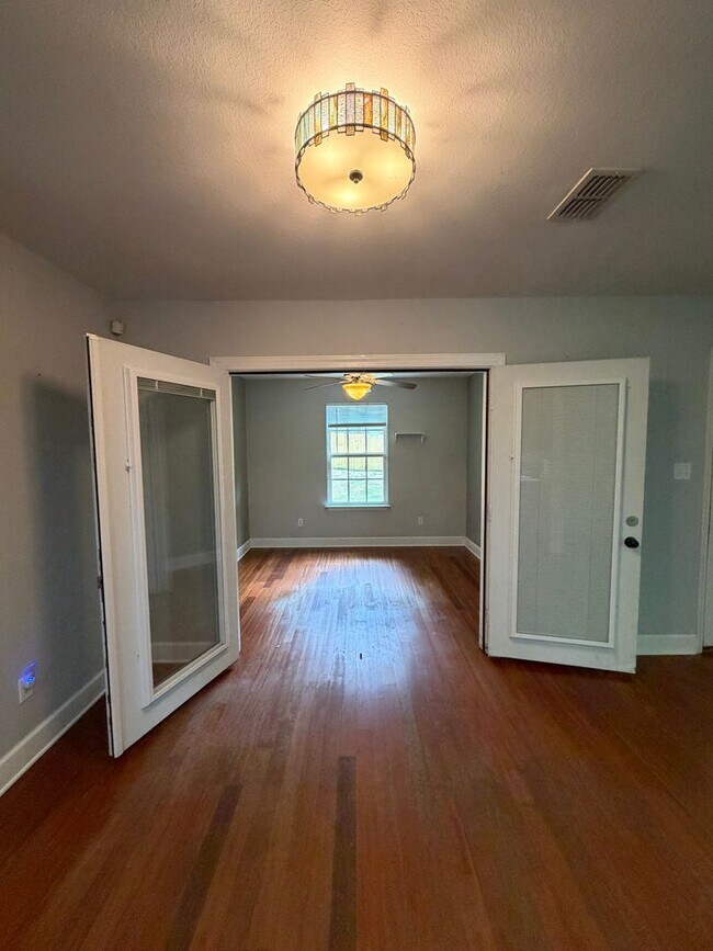 Photo - 3/2 home located just off N. Meridian and Available NOW.