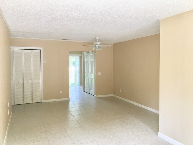 436 Village Ct Unit 436