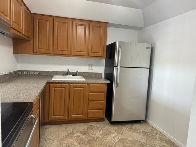 Photo - 500 Executive Center Dr Unit 3A