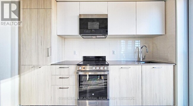 Photo - 65 Mutual St Unit 1901